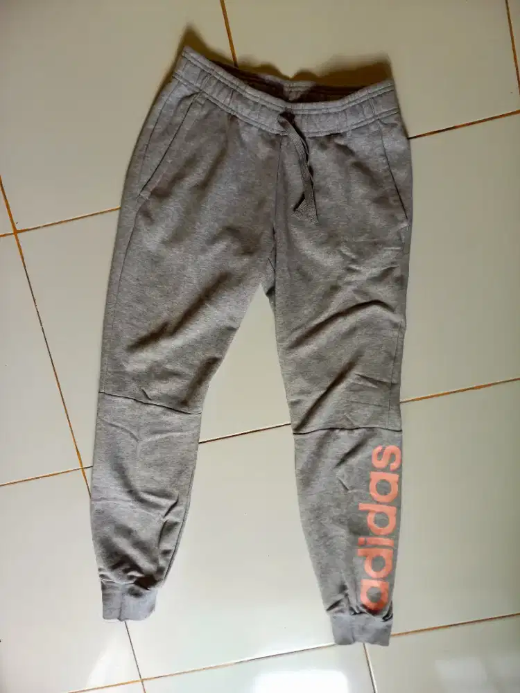 Celana joger adidas