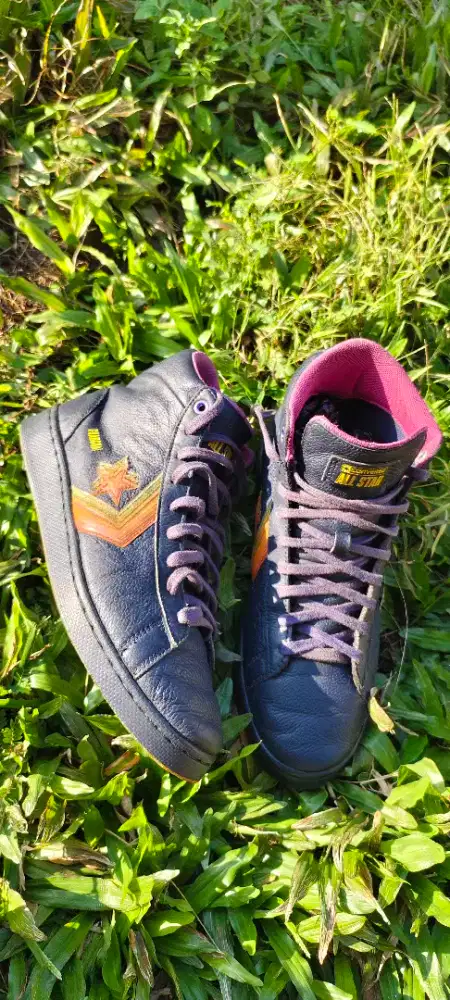 Sepatu converse pro leather City of Shanghai