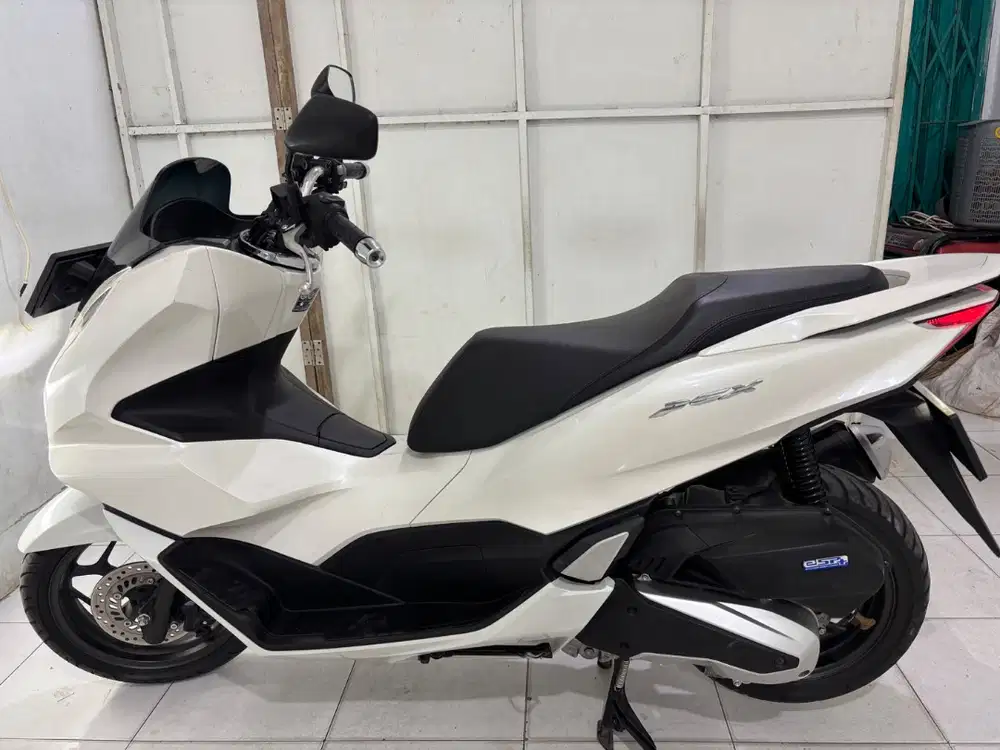 (LOW ODO) Honda PCX 160 CBS Putih 2022