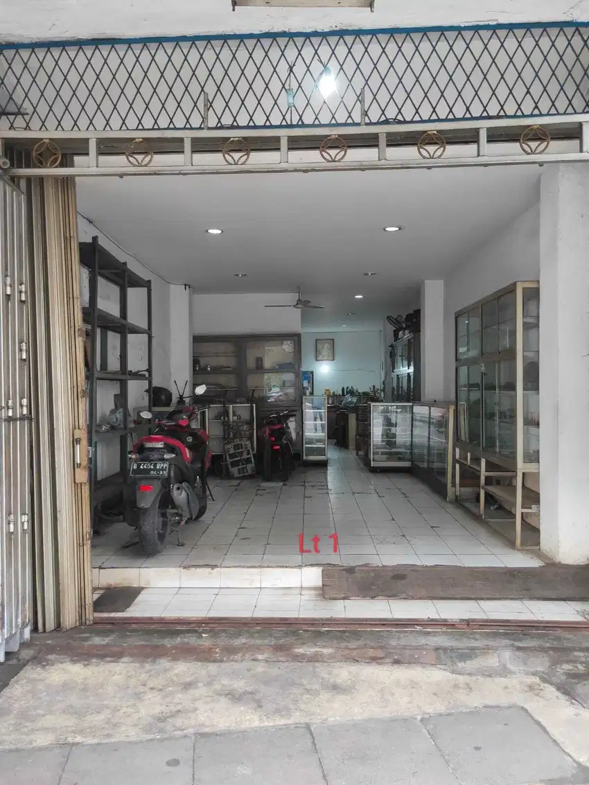 Disewakan/dijual Ruko Strategis di Gajah mada raya