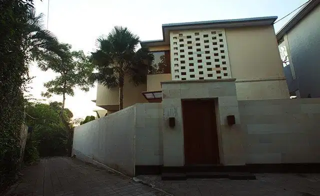 FREEHOLD / FOR SALE VILLA UMALAS KEROBOKAN BALI (VsVa)