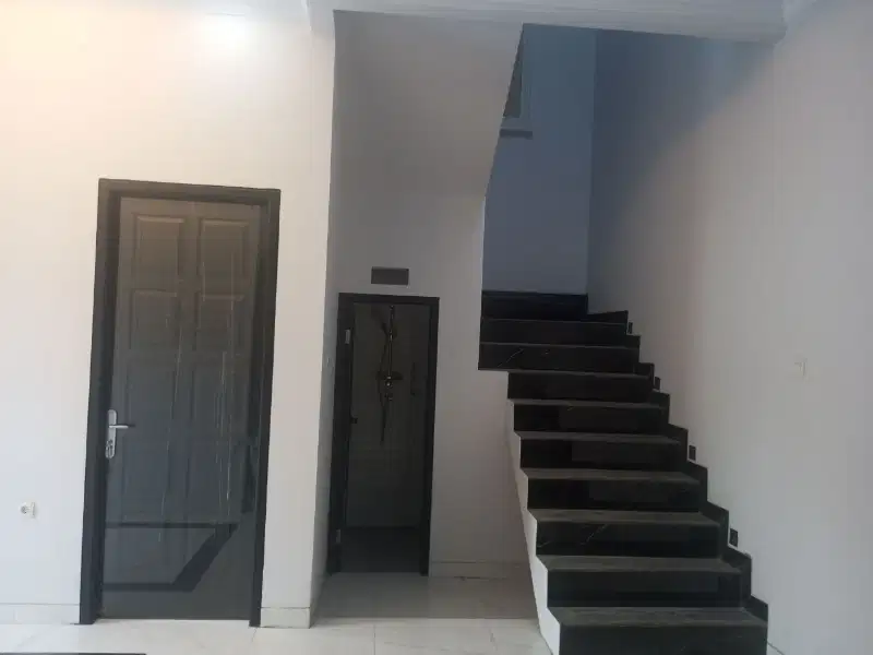 Rumah 1,5 lantai siap huni 5 menit Margonda 5 menit KRL