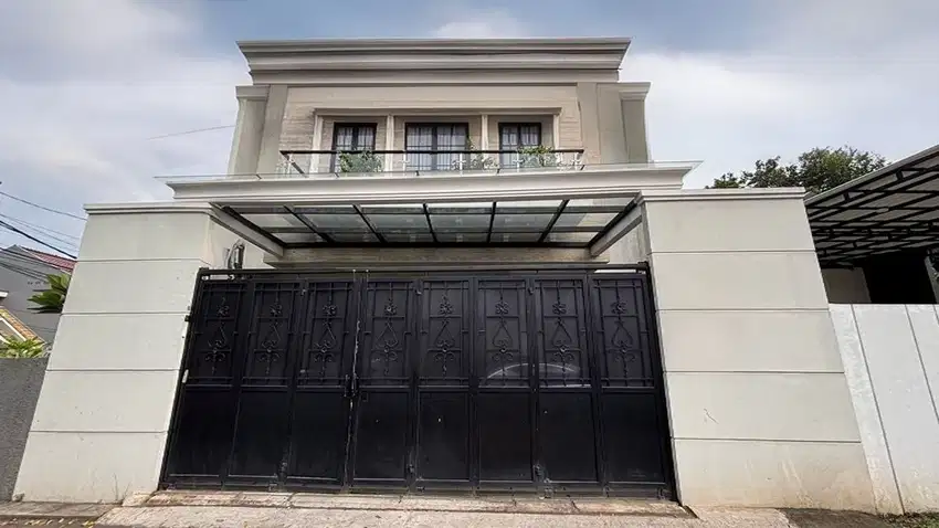 Disewakan Rumah Mewah furnished ada swimming pool di jatiasih bekasi