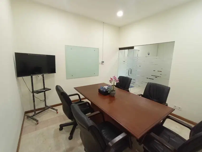 Sewa Kantor bulanan full furnish kapasitas 4pax dengan View