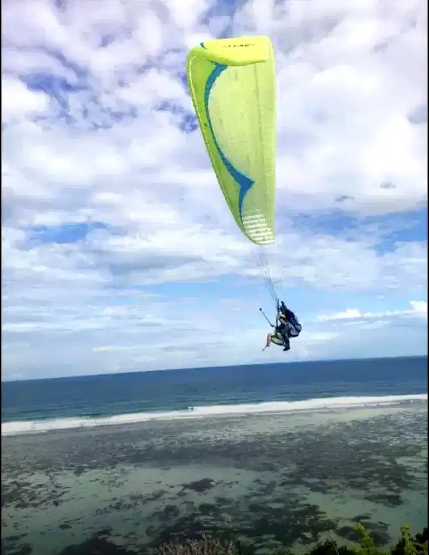 Tanah Tebing Pantai sawangan Nusa Dua