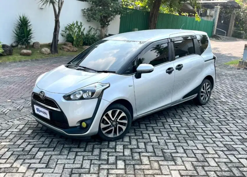TOYOTA SIENTA 1.5 V BENSIN MANUAL 2016