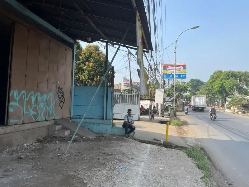 di sewakan tanah dan bangunan di jalan raya narogong bantar gebang