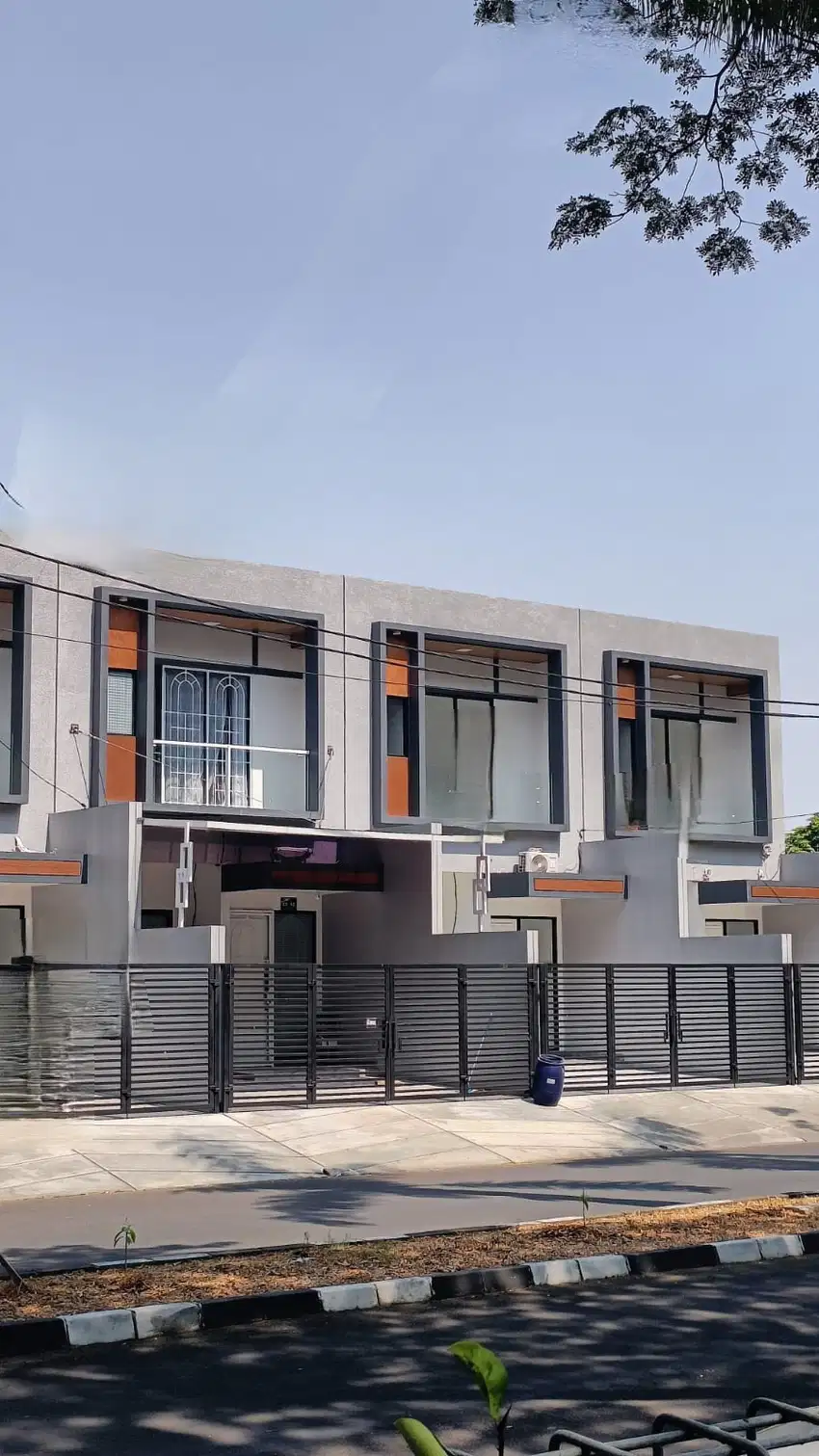 Brand New Rumah Taman Villa Meruya 2Lt 5x25 3+1KT SHM Bisa KPR