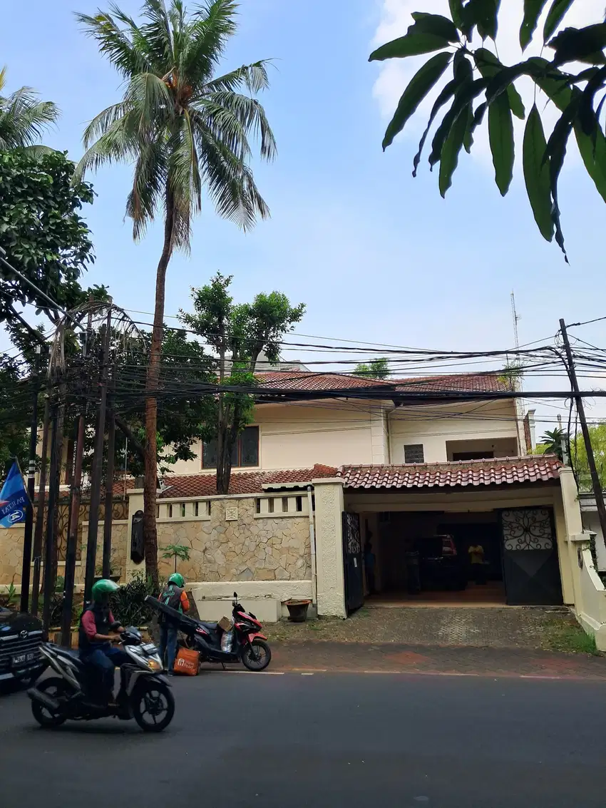 Disewakan Rumah ex Kantor Di Kebayoran Baru
