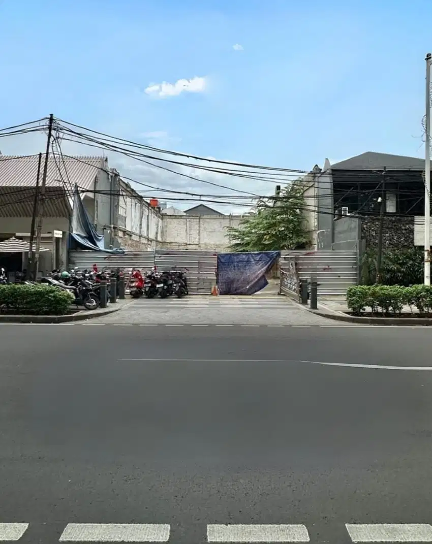 JUAL TANAH KOMERSIL STRATEGIS LUAS 349M2 DI GUNAWARMAN KEBAYORAN BARU