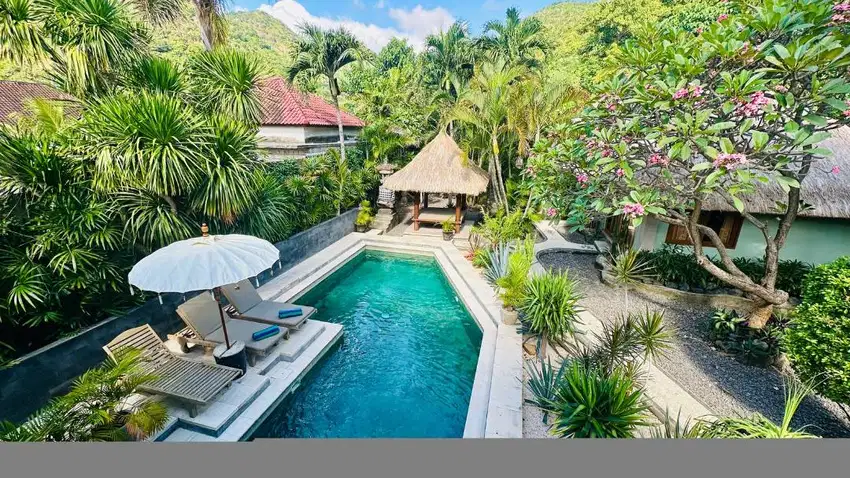 For SALE VILLA Just 50 steps to the AMED Beach in KARANGASEM