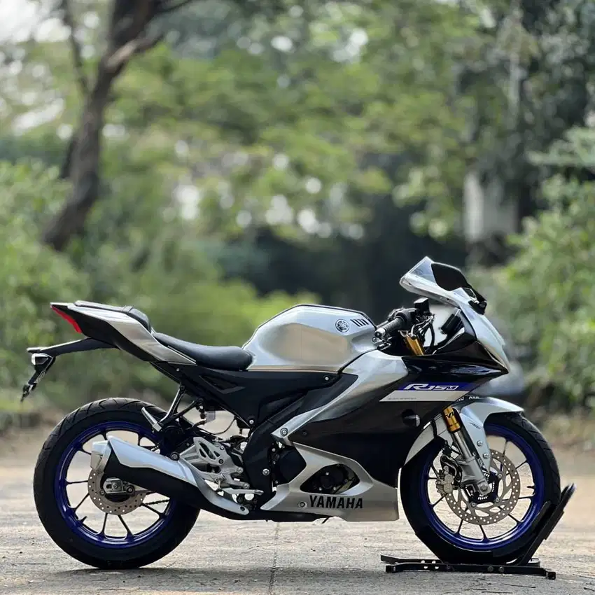 YAMAHA YZF R15M ABS QS SILVER 2023 KM 8K PAJAK PANJANG NO MINUS