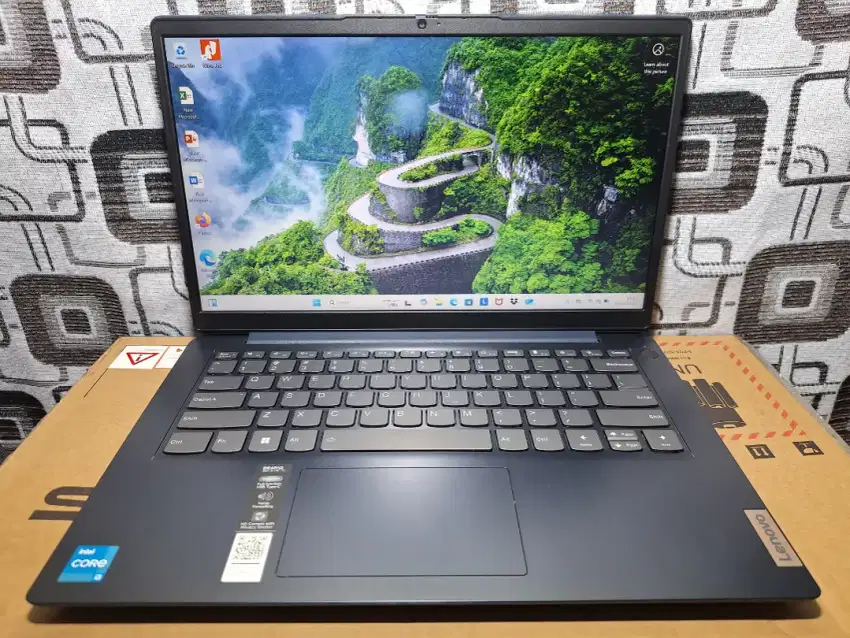 Laptop Lenovo Core i3 gen 12 ram 8gb FHD backlit komplit fullset