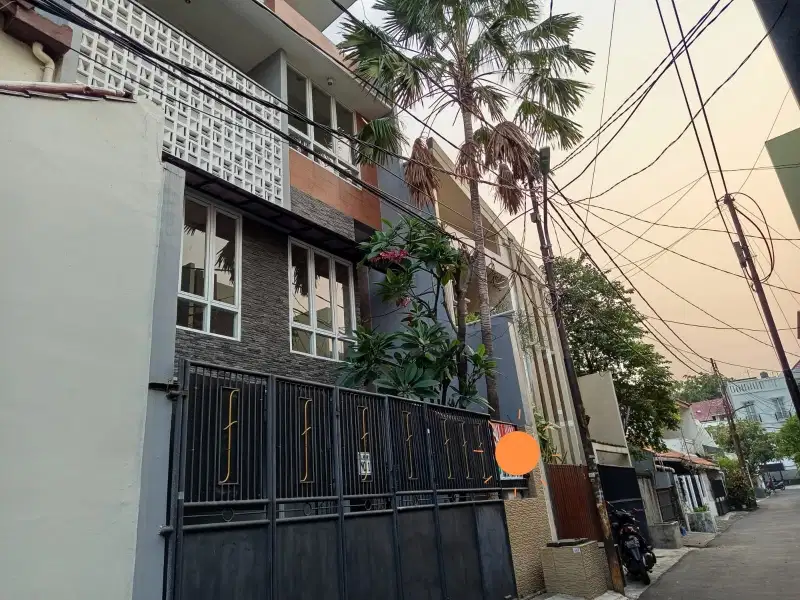 RUMAH 3 LANTAI BEBAS BANJIR DU RAWAMANGUN