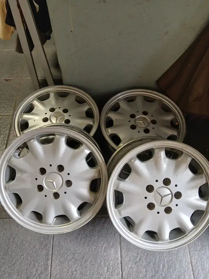 Velg mercy R15 bekas kondisi baik