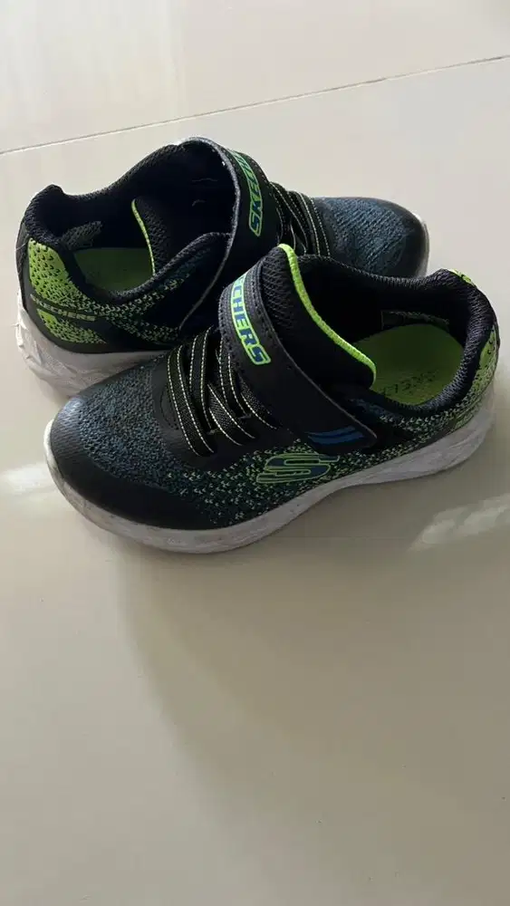 Sepatu Skechers Kids