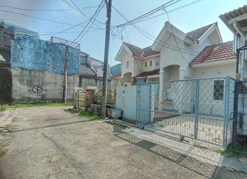 RUMAH 2 Lantai Mezzanine 60 m2  SHM di Gading Serpong Asli