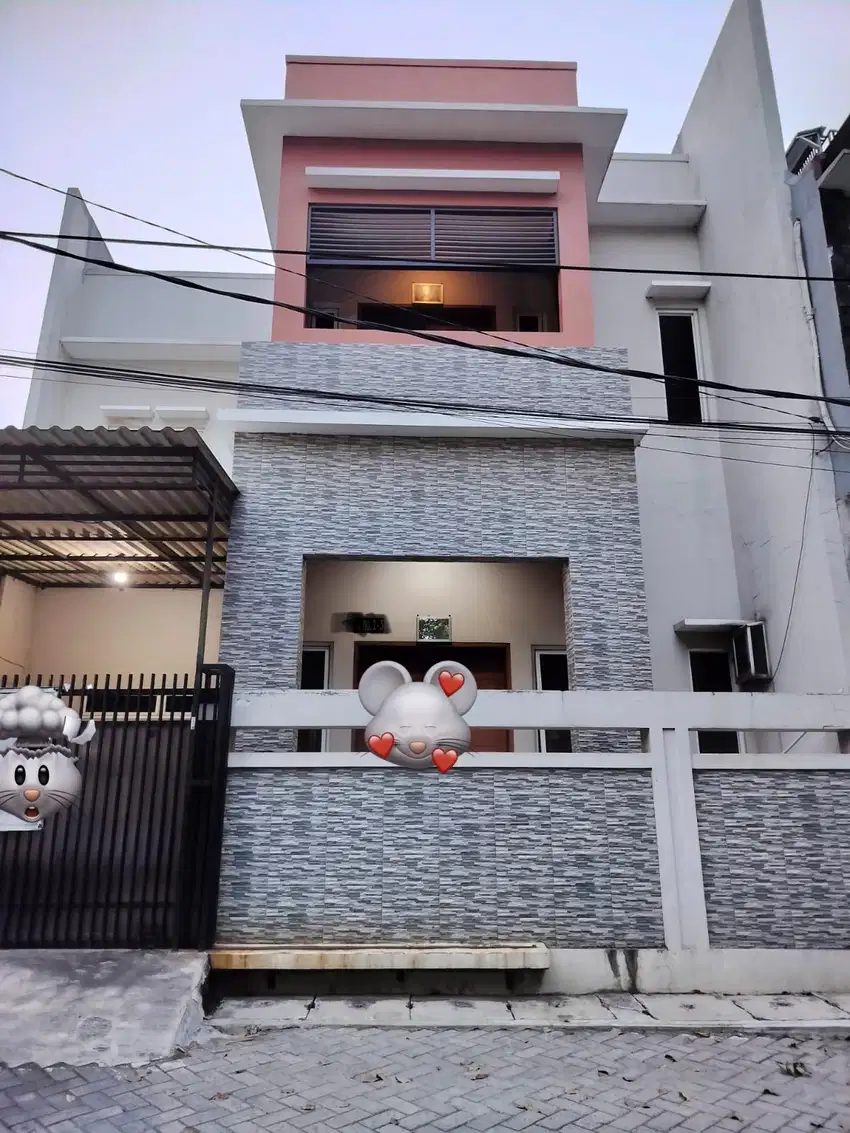 Rumah 2 lt depan taman