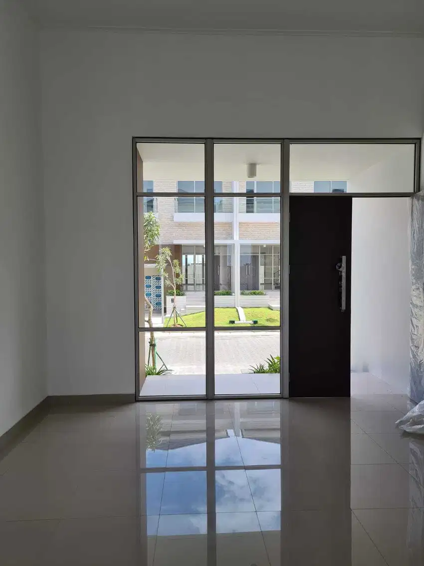 Rumah Mewah View Danau Pik2 Ukuran 10x25 Harga 12 Miliar Nego