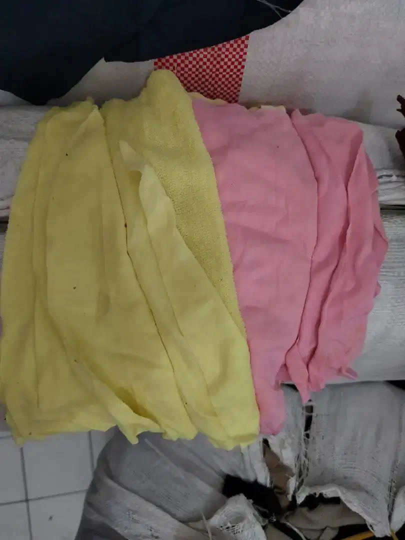 kain majun warna