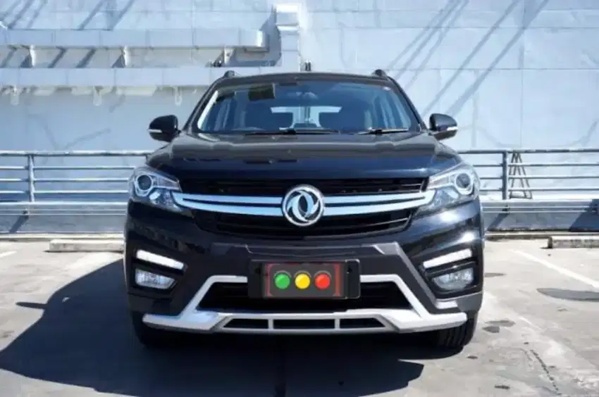 KONDISI ISTIMEWA DFSK GLORY 560-CVT AUTOMATIC 1,5 TURBO - 2019 HITAM .