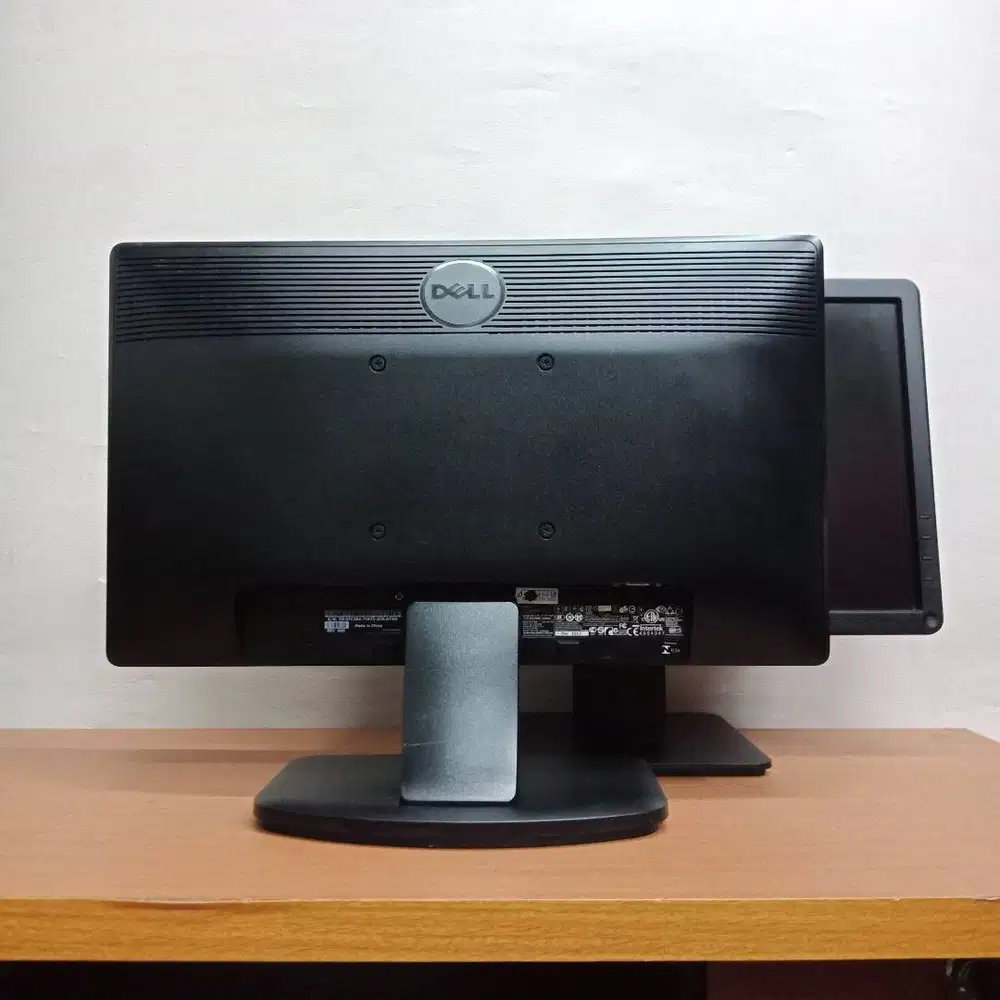 TERIMA BELI MONITOR PC BERBAGAI UKURAN DAN MEREK