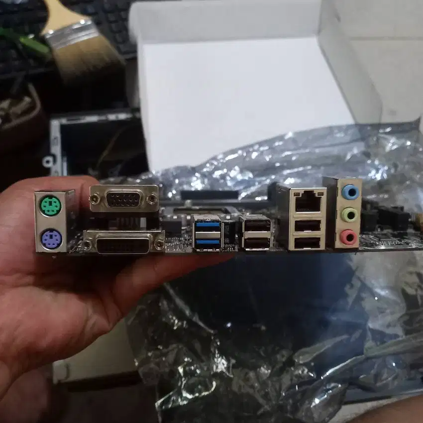 TERIMA JUAL MOBO KOMPUTER / MEMBELI MOTHERBOARD PC