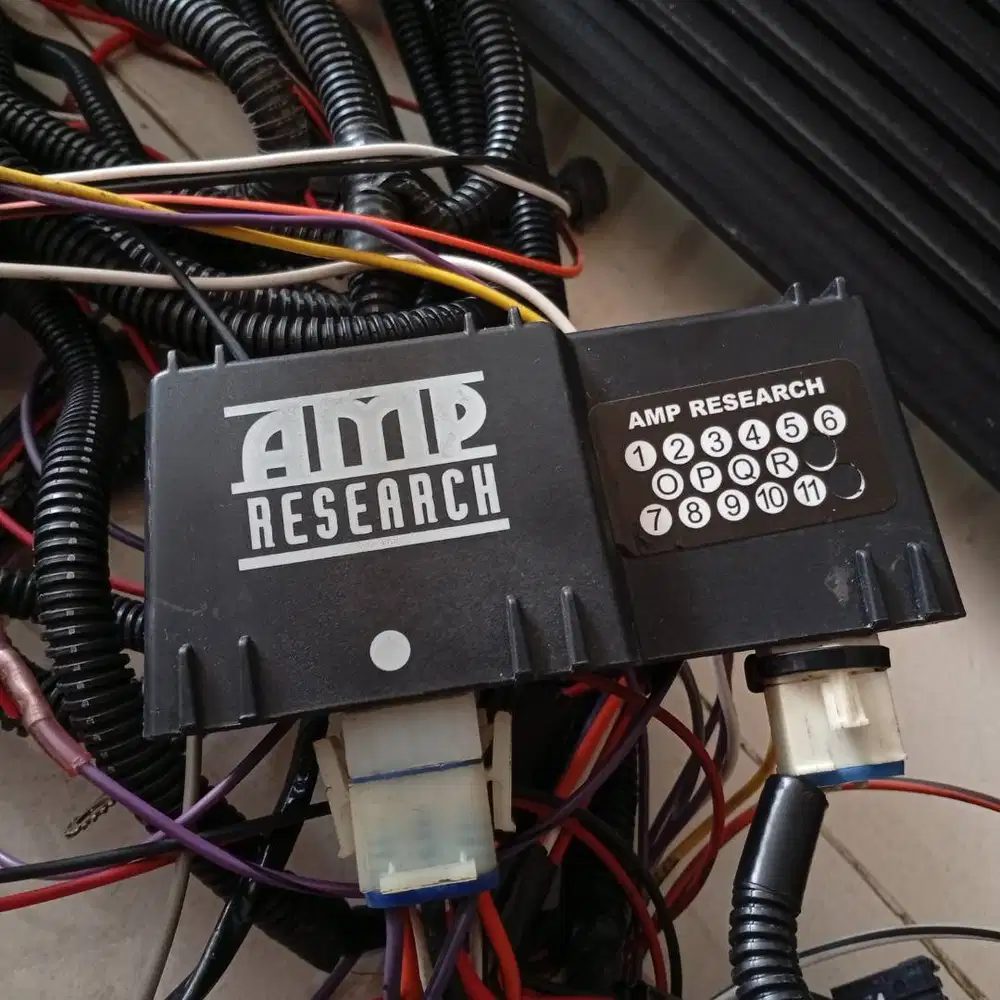 AMP Research Side / Foot Step electric Jeep JL Rubicon 2021