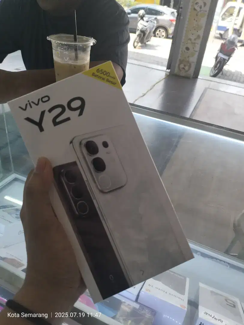 Vivo y29 ram 12/128