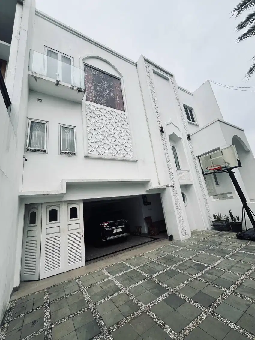 Jual BU Rumah mewah Tanah luas semifurnish Pamulang Tangerang selatan