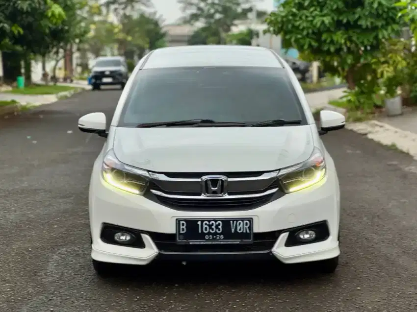 Honda Mobilio E CVT 2021 Putih Favorit