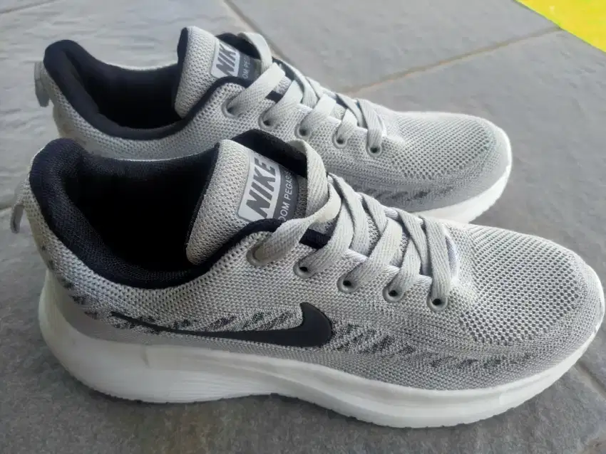 Nike Zoom Pegasus Grey sz 40
