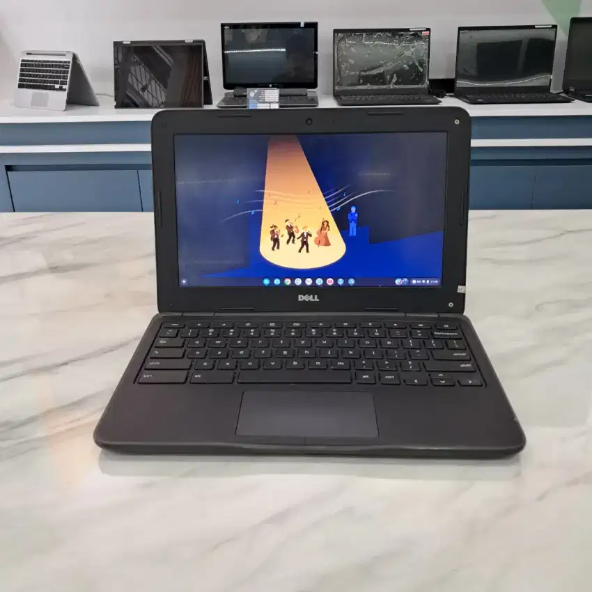 [D24] laptop Intelnseries 4gb ssd 12inch mesin norm ori segel garansi