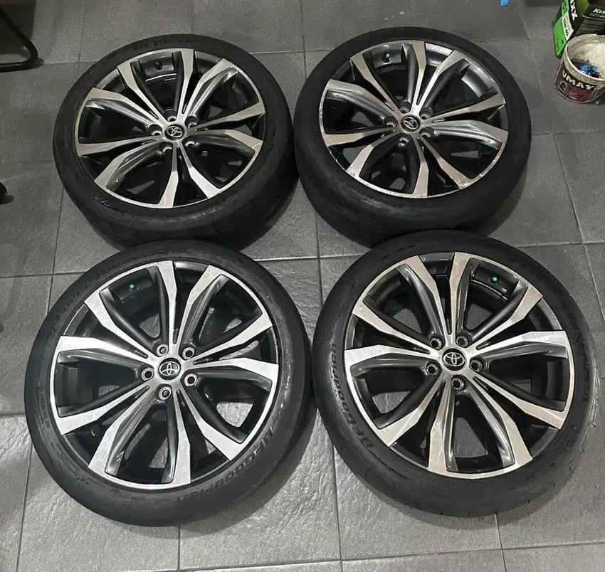 Velg dan Ban Original Lexus Ring 20 (114,3-5-20)