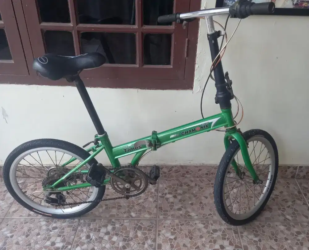 Sepeda lipat merk Genio