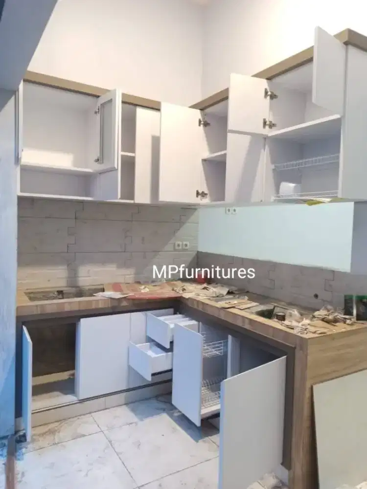 Kitchenset letter L kabinet Lemari dapur atas bawah