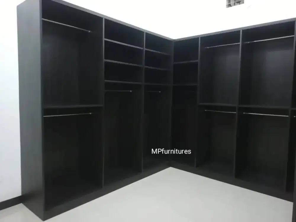 Wallkinclosed lemari baju terbuka full custom dan backwall cermin