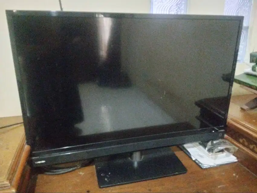 LCD TV 32 INCH TOSHIBA REGZA 32P1400VJ