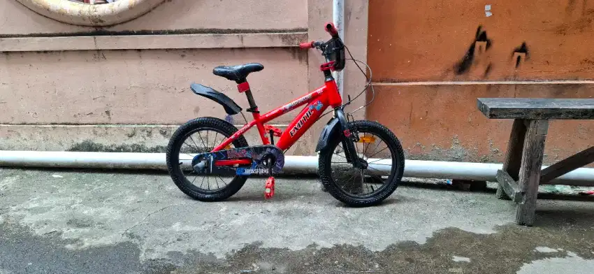 Maharin aja sepeda anak