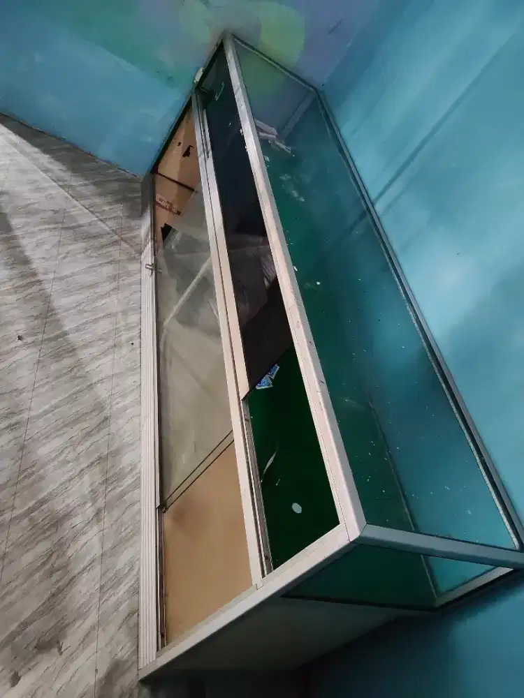 Dijual etalase konter apa adanya