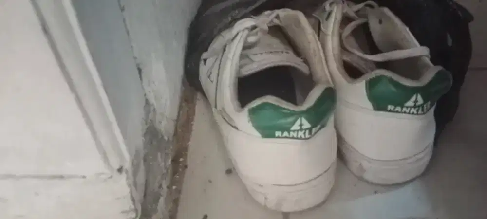 Sepatu olahraga rankler