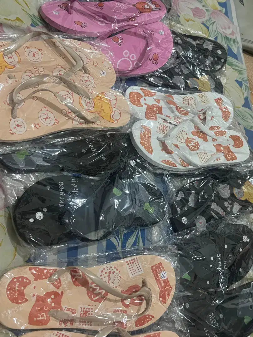 Sendal jepit wanita motif
