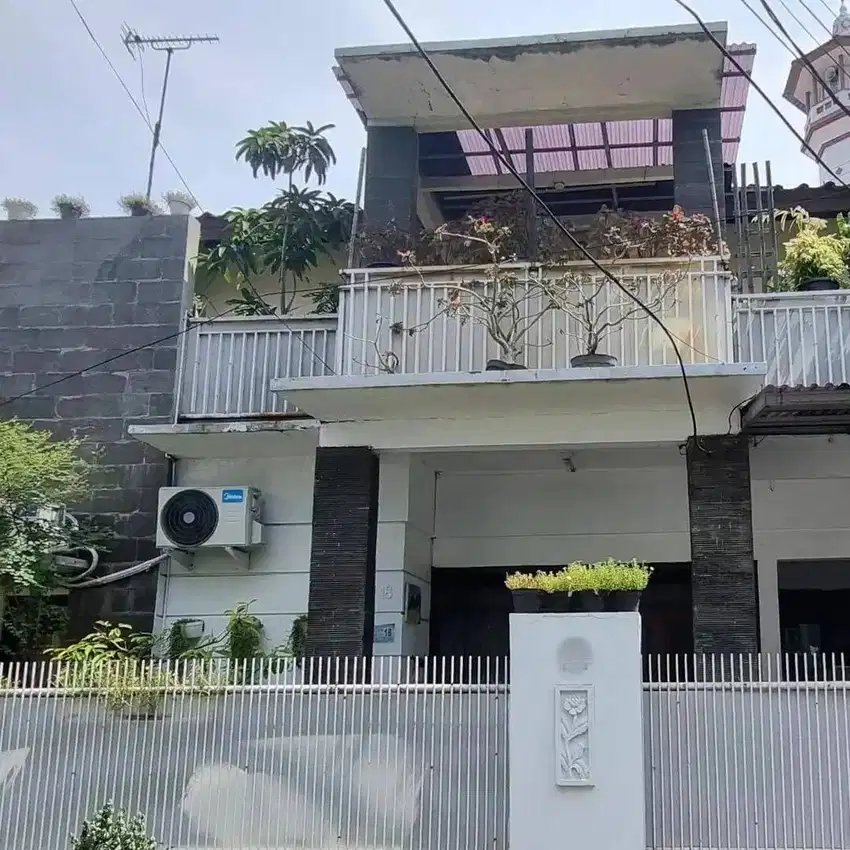 Hunian Eksklusif di Kavling Rawamangun – 6 Kamar, Full Furnished
