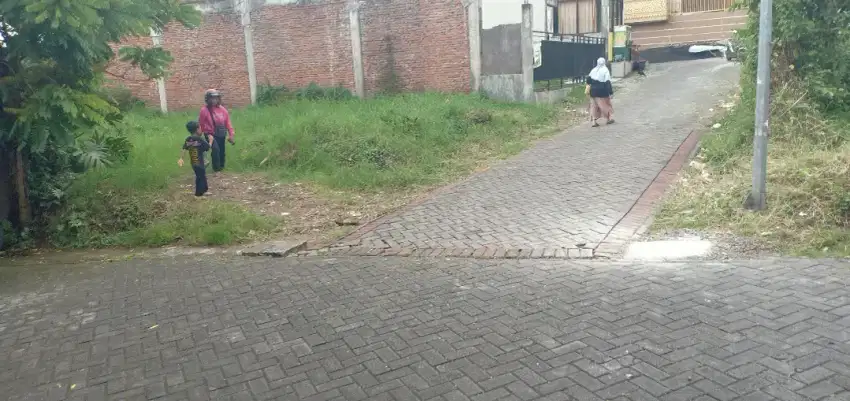 Tanah Hook Akses Mobil Depan Masjid Jl Wilis Batu Sisir