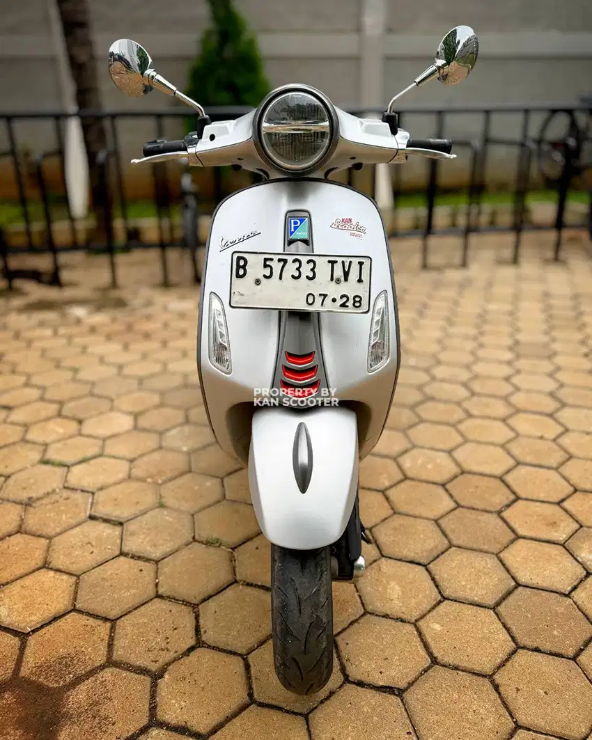 JUAL MURAH VESPA PRIMAVERA 150 iGET ABS 2019 MULUS