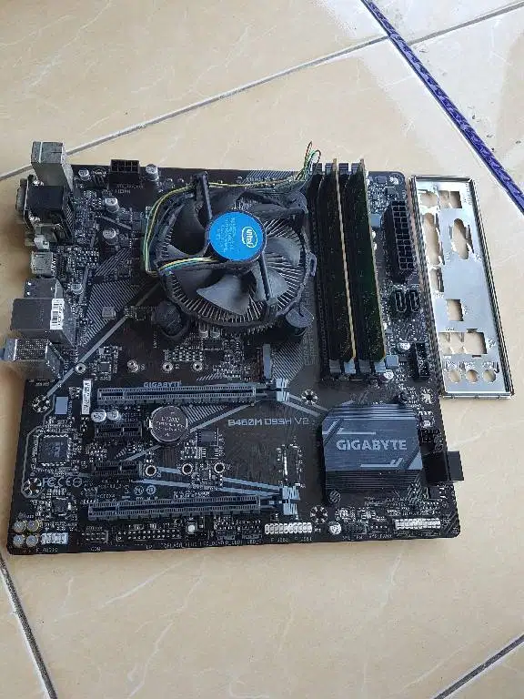 Sepaket Intel Core i3 10100F | Gigabyte B460M-DS3H V2 | Ram 8GB DDR4