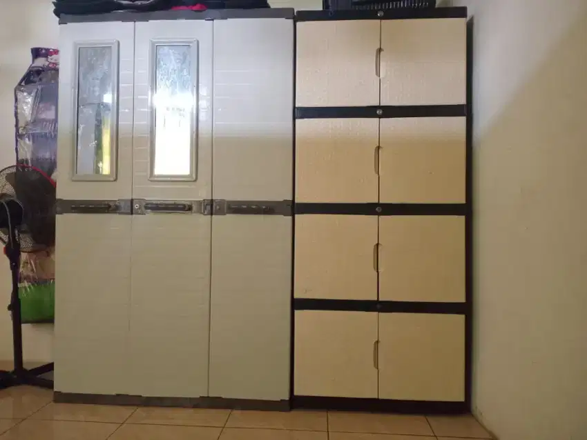 Lemari plastik 3 pintu dan 4 susun