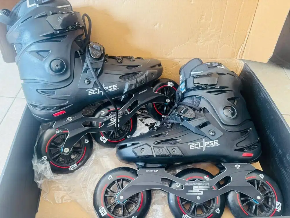 Sepatu roda / inline skate