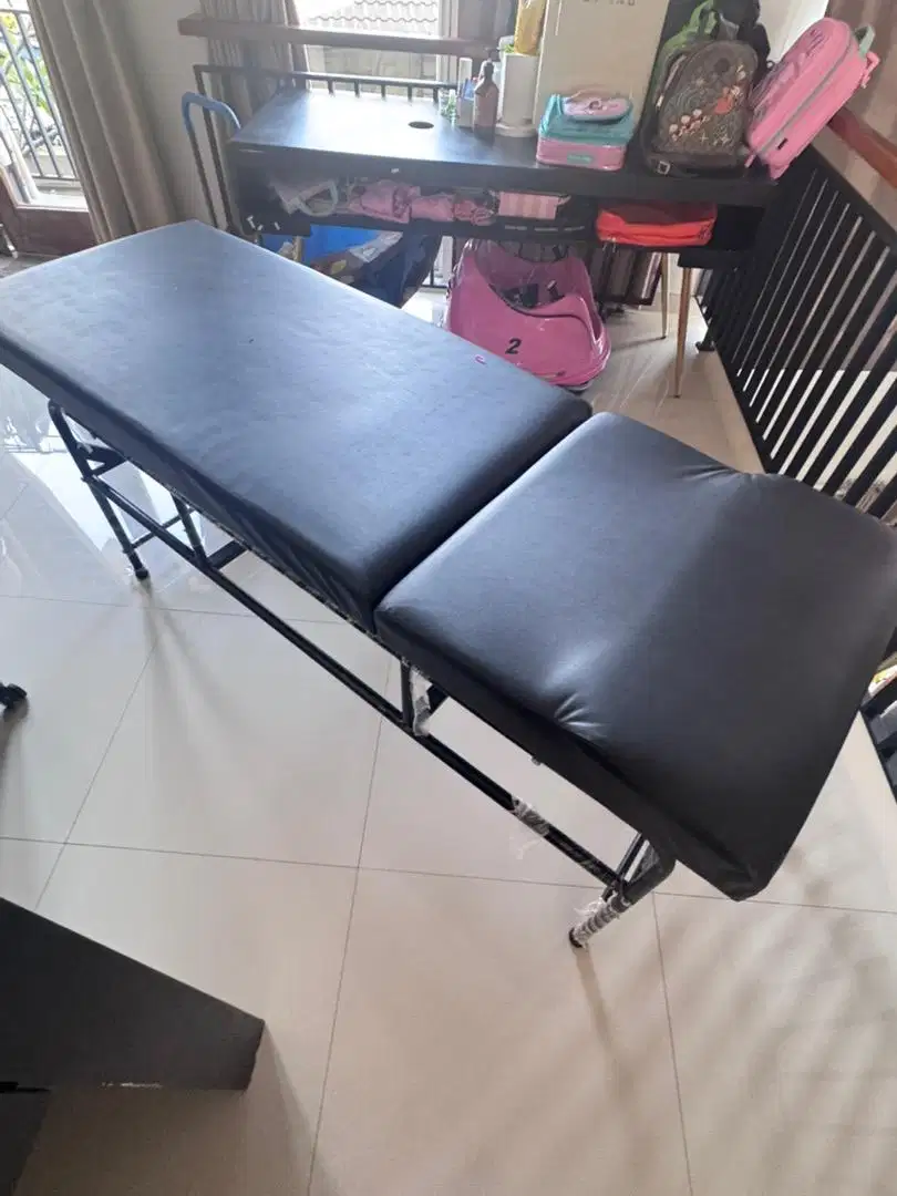 ada 3 barang yg di jual. tp skg sisa kasur eyelash saja