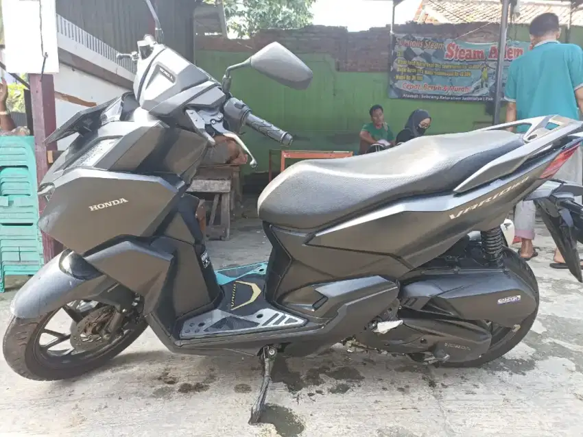 Vario 2022 - Hitam Doff